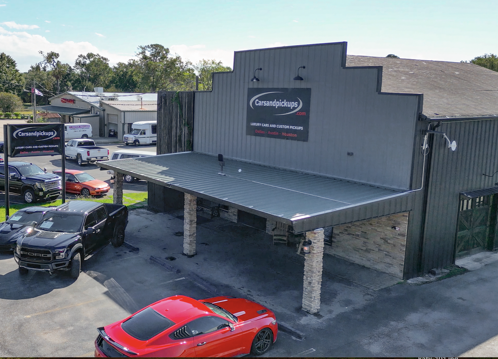 Dealership gallery photo 1